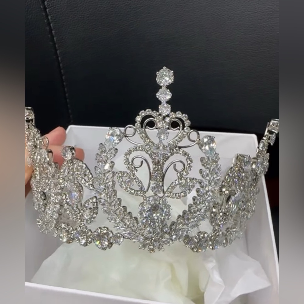 Bridal Tiara - Brand New!